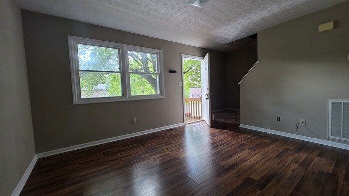 Photo - Townhouse in Mayflower Apartments