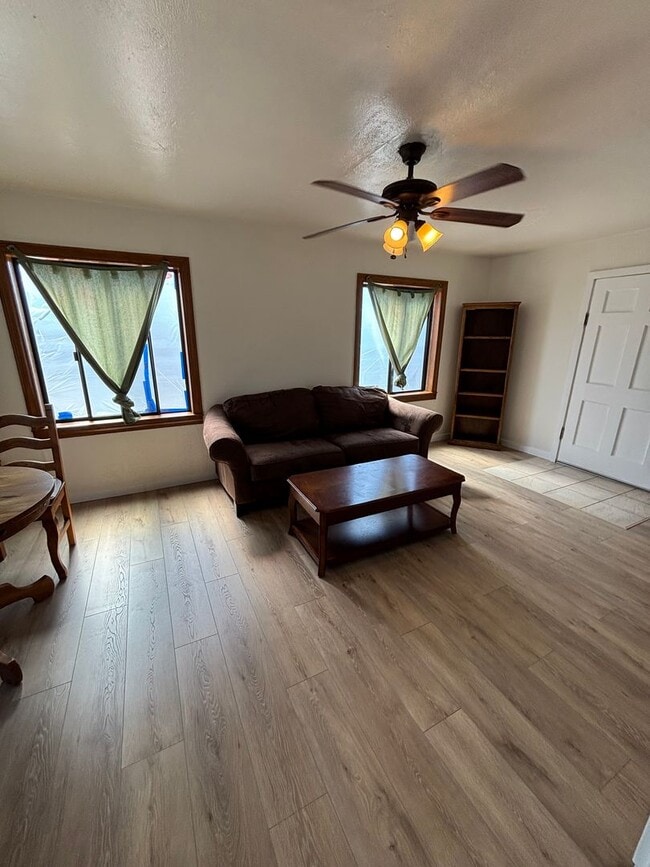 Photo - Furnished  Spacious 1 Bedroom / 1 Bath Upp...