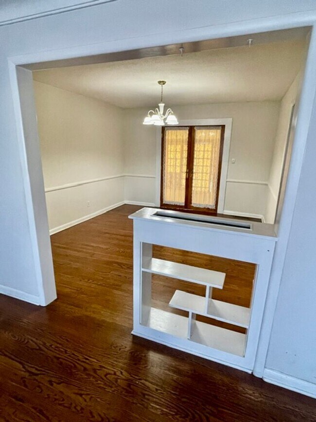 Photo - 1805 S Valley Rd Ave