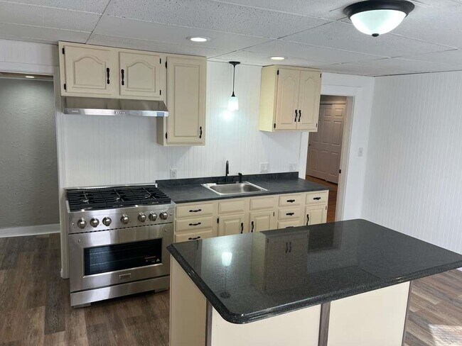 Photo - 118 Riddle St Unit 1F