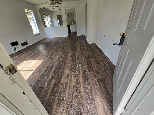 200 S Magnolia St