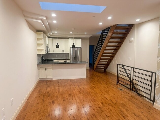 Building Photo - 3-Bedroom, 3-Bath Home with Roof Deck and Enclosed Garage