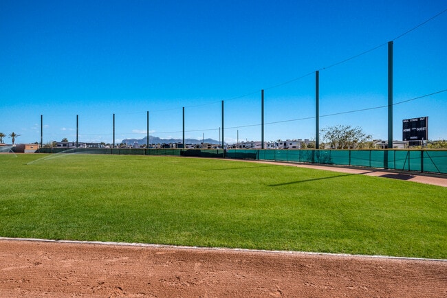 Diamante de softbol - Monte Vista Village