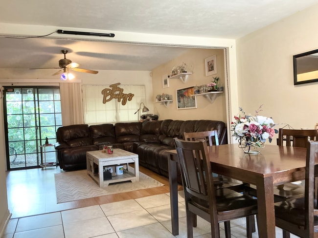 Photo - 5724 SW 8th Pl