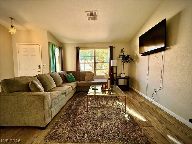 Photo - 2033 Riderwood Ave