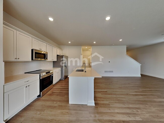 Photo - 9151 Henley Ave