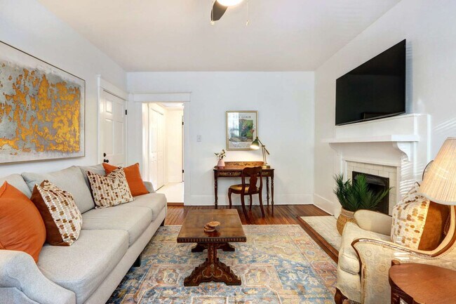 Photo - 306 E Victory Dr Unit ID1369213P