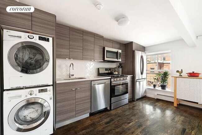 Photo - 275 Vanderbilt Ave