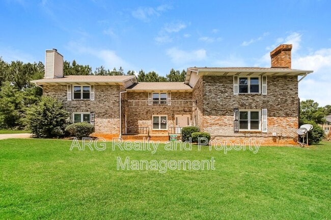 Photo - 2140 Fairway Ct SE House