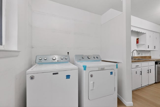 Photo - 404 Nottingham Dr