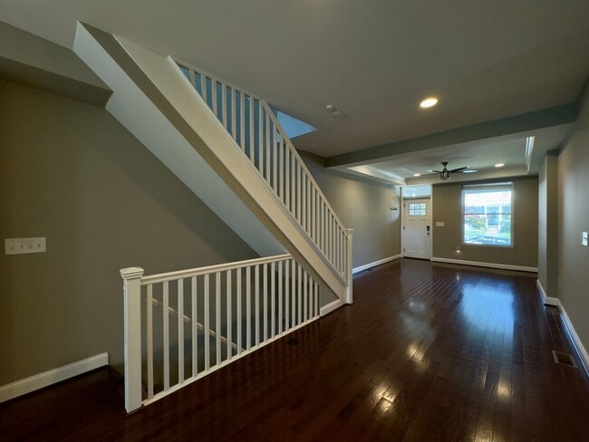 Photo - 615 W 33rd St