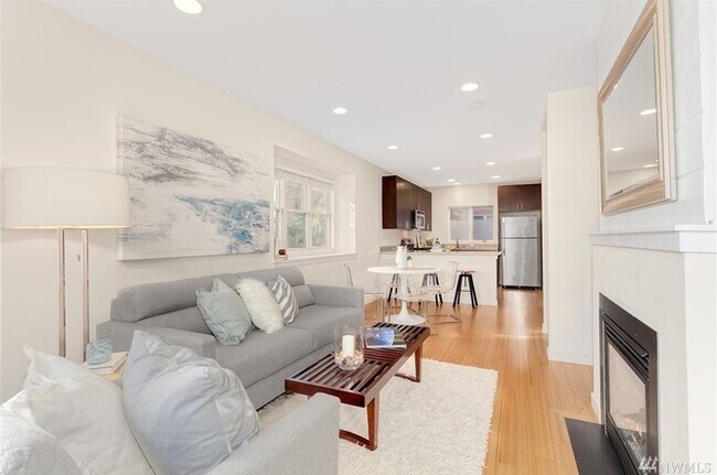 Photo - Stunning Townhome in the heart of Columbia City