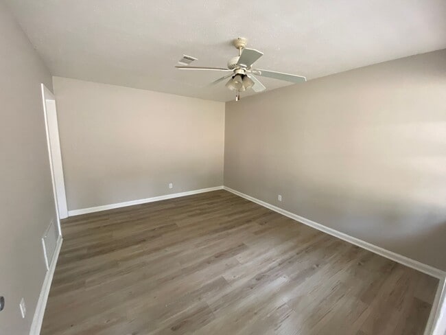 Photo - **AVAILABLE NOW**East Columbus 3 Bedroom / 1 Bathroom Home for Rent***