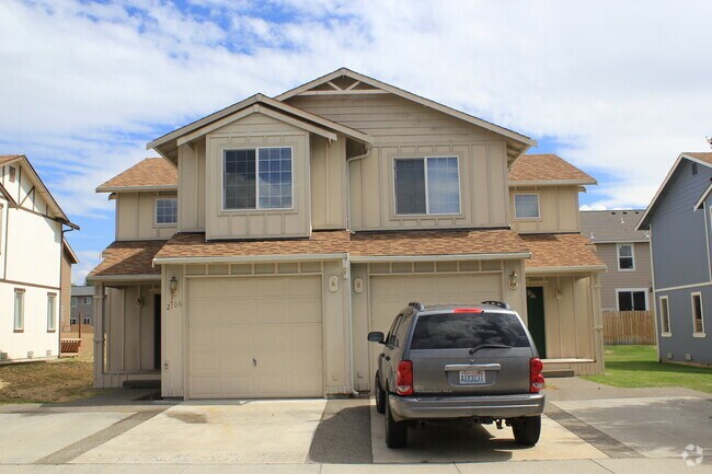 Building Photo - 2106 Yellowstone St Unit A Rental