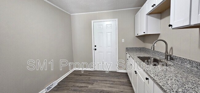 Photo - 307 N Hall St Unit apt B