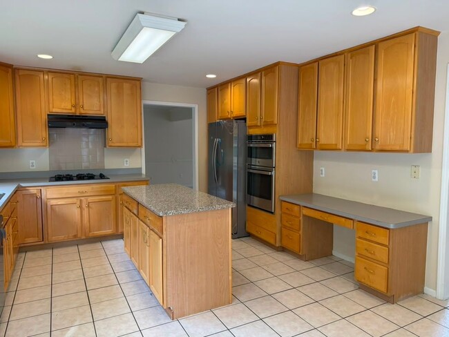 Photo - 7782 Watford Dr