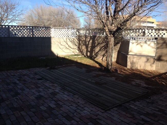 Two story townhouse with Space to enjoy life - Two story townhouse with Space to enjoy life