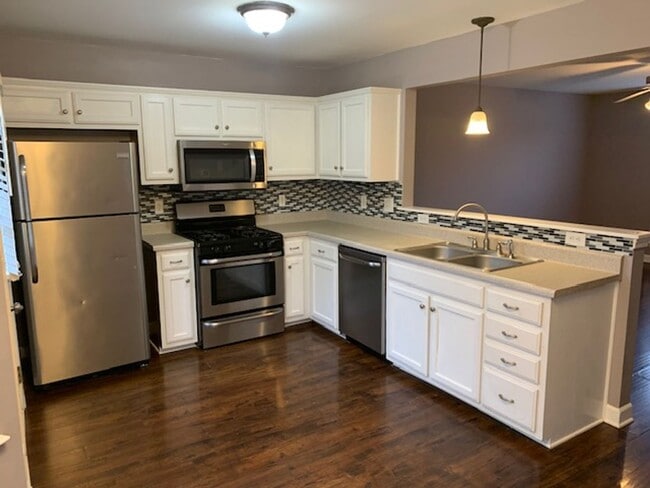 Photo - 2244 Dewey Dr