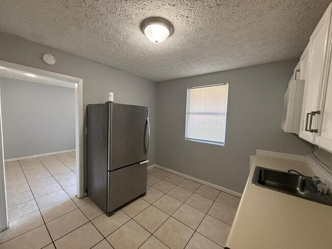 Photo - 5222 Lexington Ave