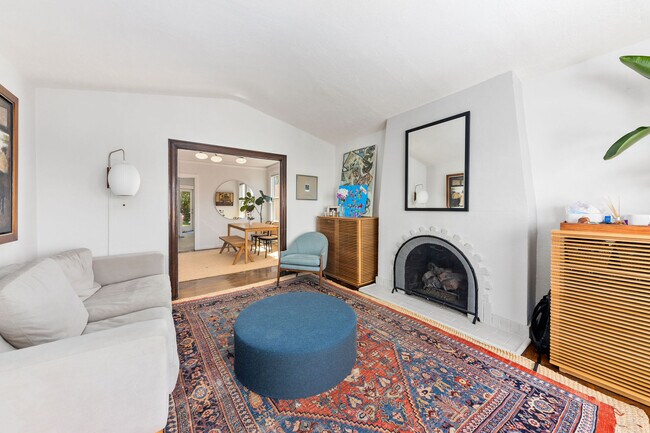 Photo - 833 Rockdale Dr