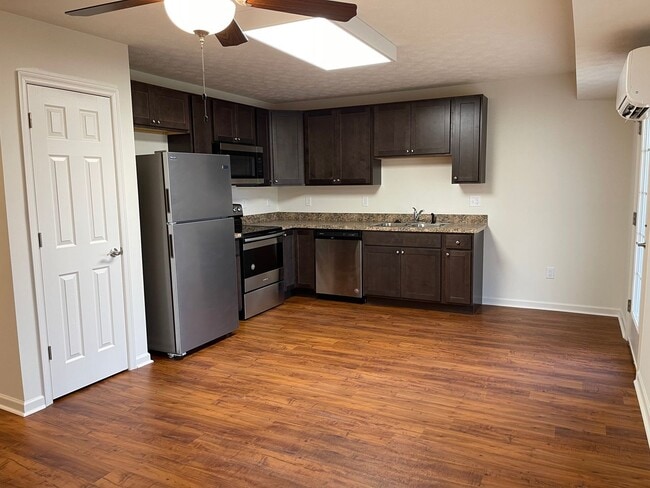 Photo - Like New Penthouse Suite Apartment