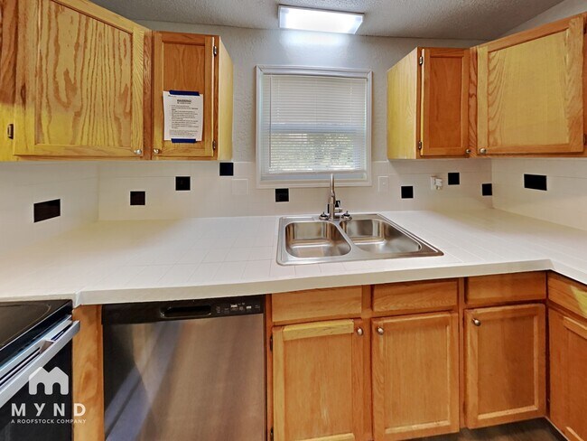 Photo - 211 Buckskin Dr