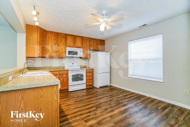Photo - 261 Inah Ave