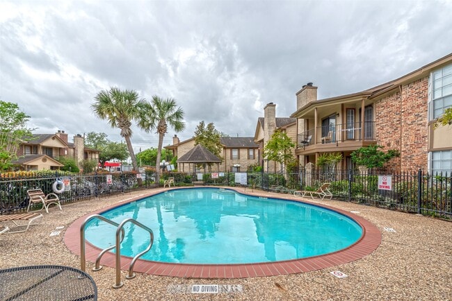 Photo - 2121 Hepburn St Unidad 511