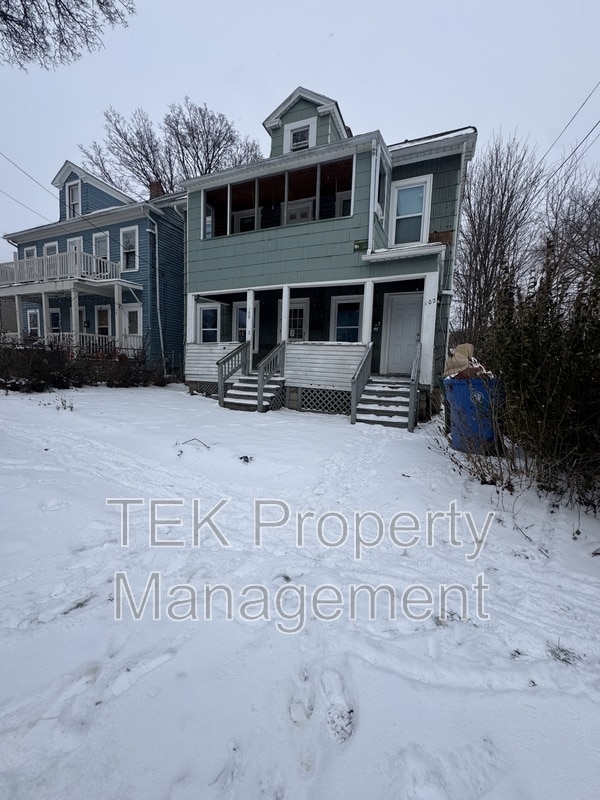 Building Photo - 100-102 Weyl Street