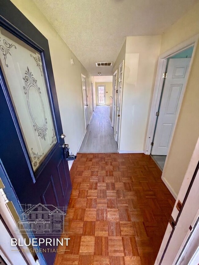 Photo - Great condo available now!
