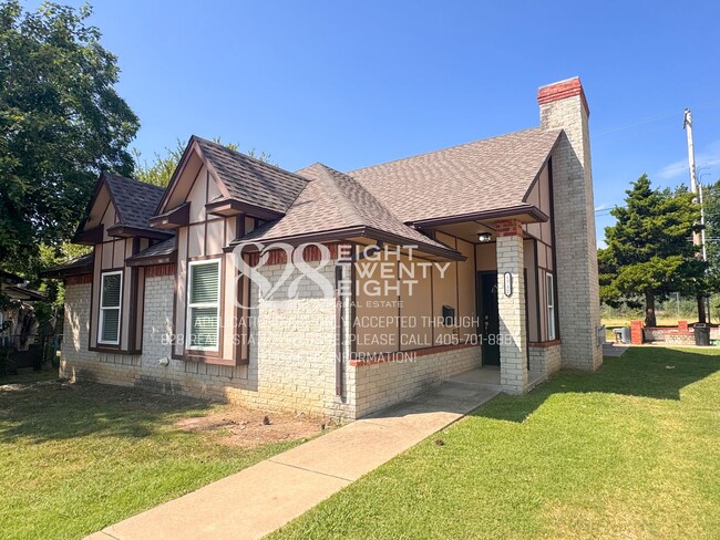 Photo - NEW TO THE MARKET! Spacious 4 Bed/2 Bath Near very Close to Campus!!