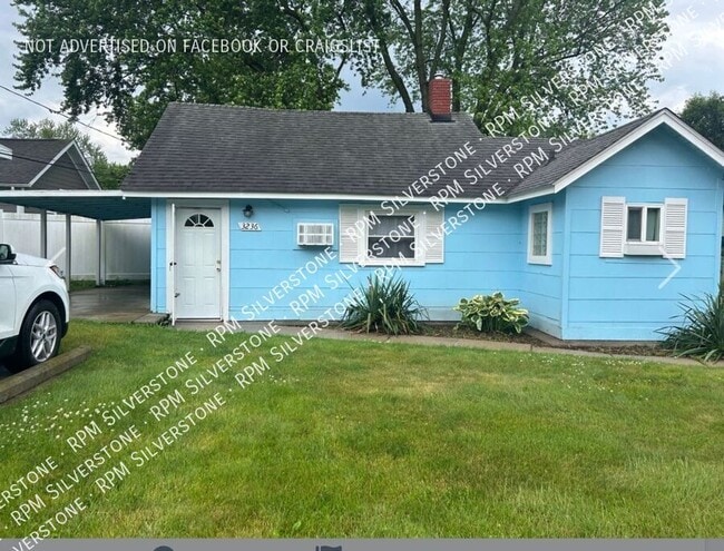 Building Photo - 3236 Caroline-