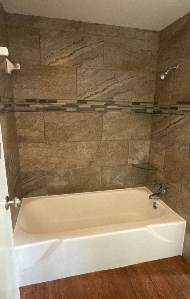 Photo - 2114 E Marshall Ave Unidad 217