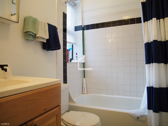 Photo - 2 br, 1 bath Condo - 833 Beacon St Apt 204E Unit Apt 204E