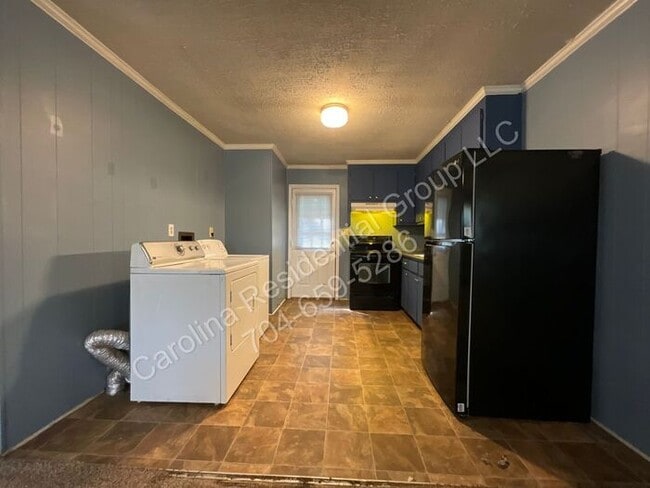 Photo - 1380 Fairley Ave