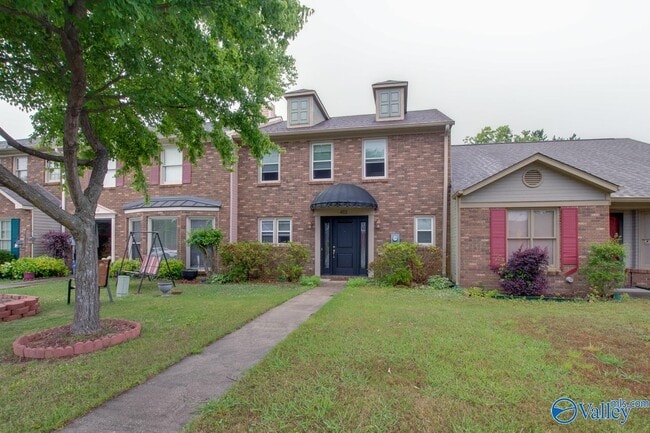 Photo - 413 Springview St SW