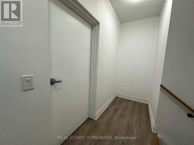Photo - 5299 Hwy 7