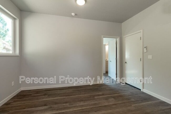 Photo - 1815 N R St Unit B
