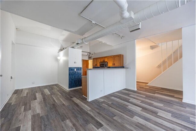 Photo - 1844 W Henderson St