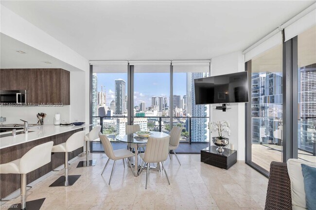 Photo - 2 br, 2.5 bath Condo - 68 SE 6th St Apt 1611 Unidad Apt 1611