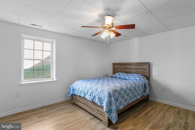 1125 Ewell St