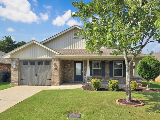 Building Photo - Full Brick 3 Bedroom 2 Bath South Huntsville Rental