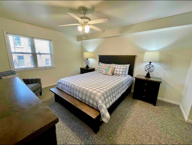 Photo - 1335 Summit Ave Unidad 204