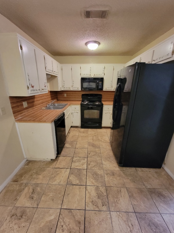 Photo - 104 E Truman Ave