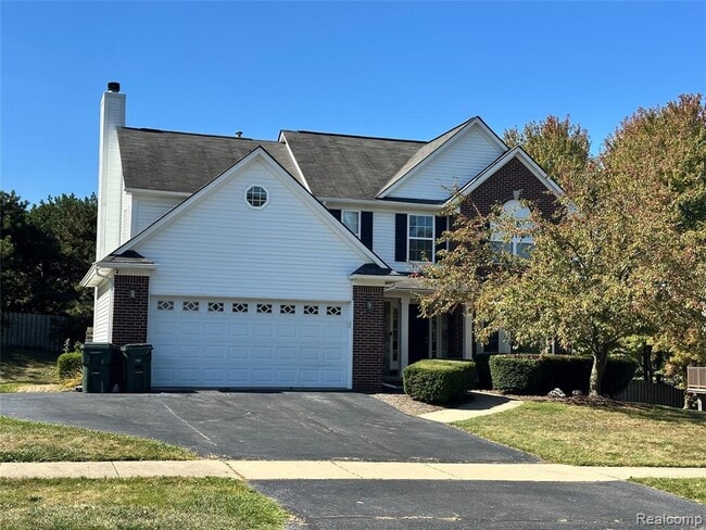 Building Photo - 2609 Huntington Dr