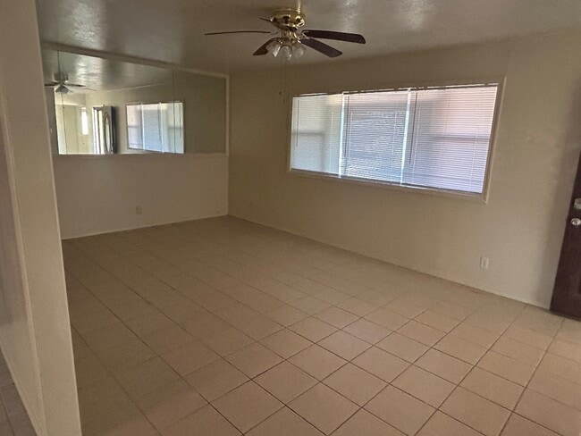 Photo - 302 S Everts St