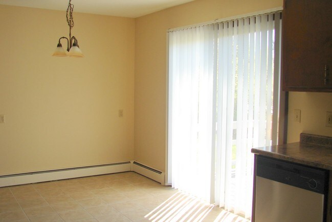Photo - 33 Elderkin Ave
