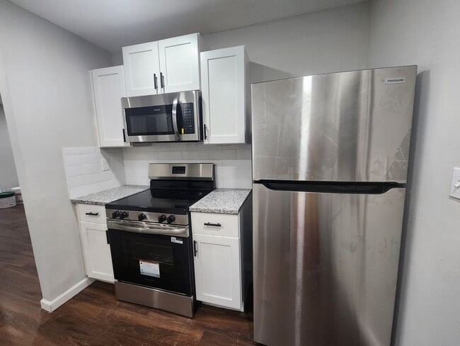 Photo - 2939 Gleason Ave