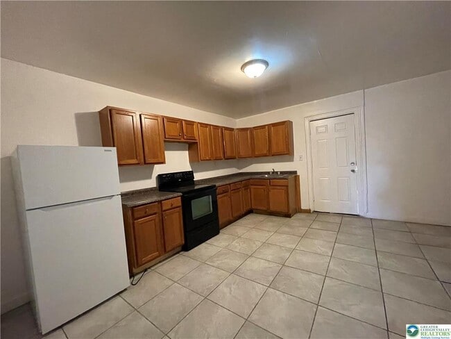 Photo - 636 Ridge Ave