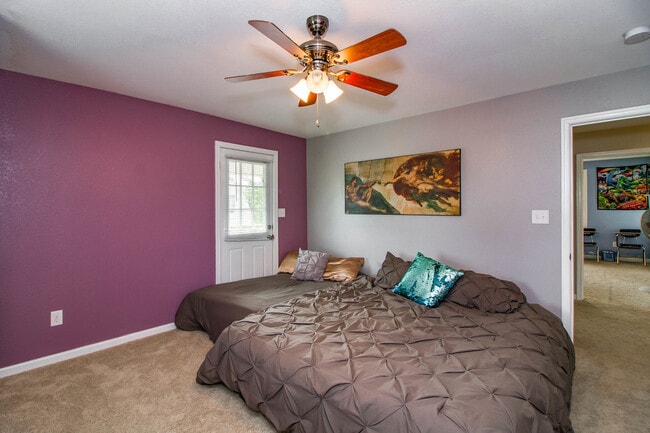 Photo - 5800 Hampton Blvd